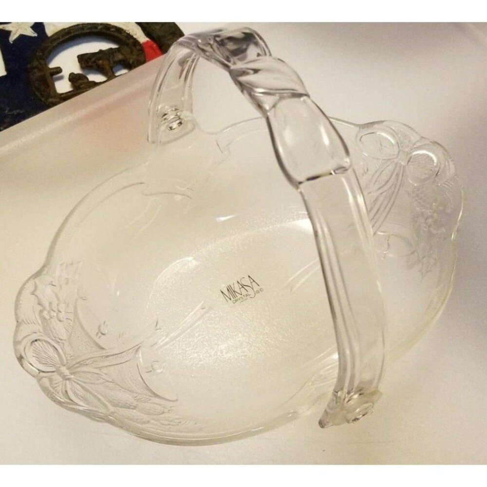 Mikasa Crystal Holiday Basket With Handle